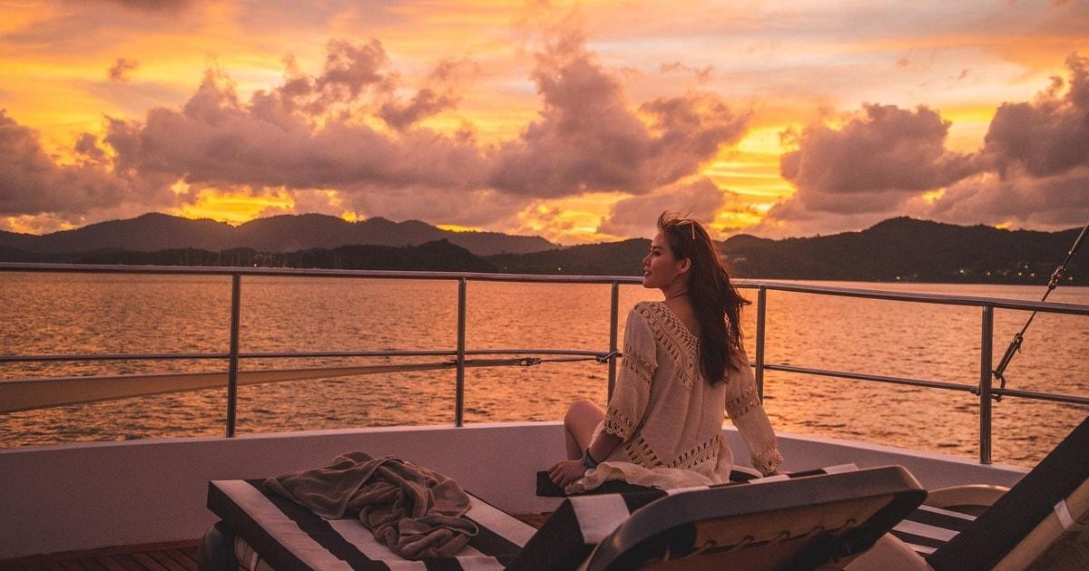 Is Staying on a Boat Worth It? (Real Experience Breakdown)
